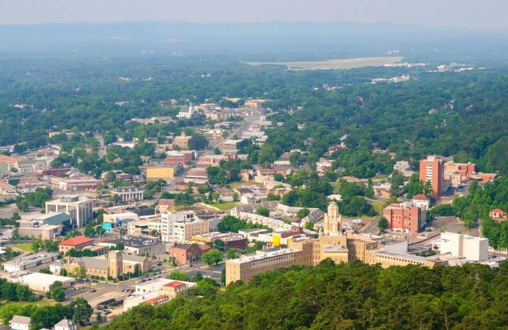 One of many awesome things to do in Hot Springs, Arkansas is to admire the views from the observation deck.