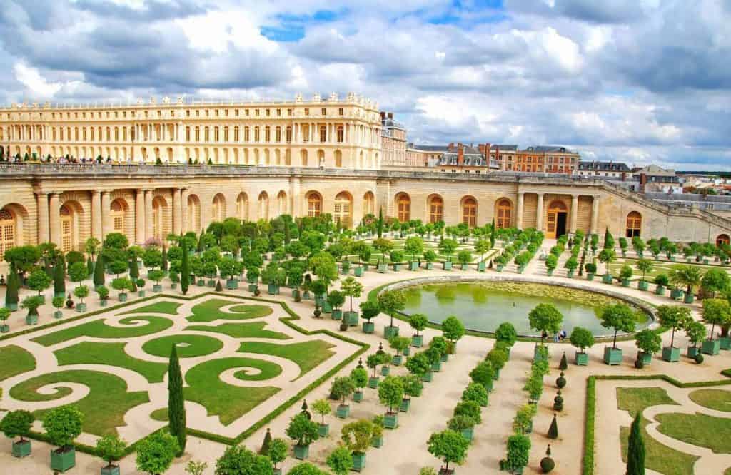 Enjoy the stunning view of the Gardens of Versailles during your 3 days in Paris itinerary.