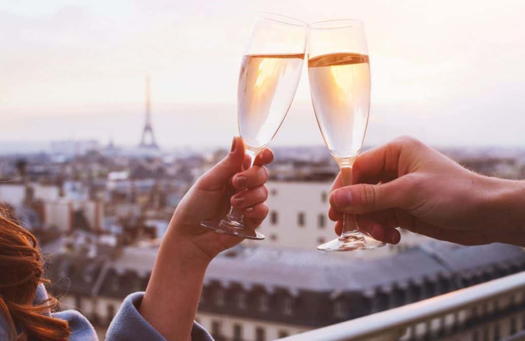 Money saving tips for your 3 days in Paris itinerary.