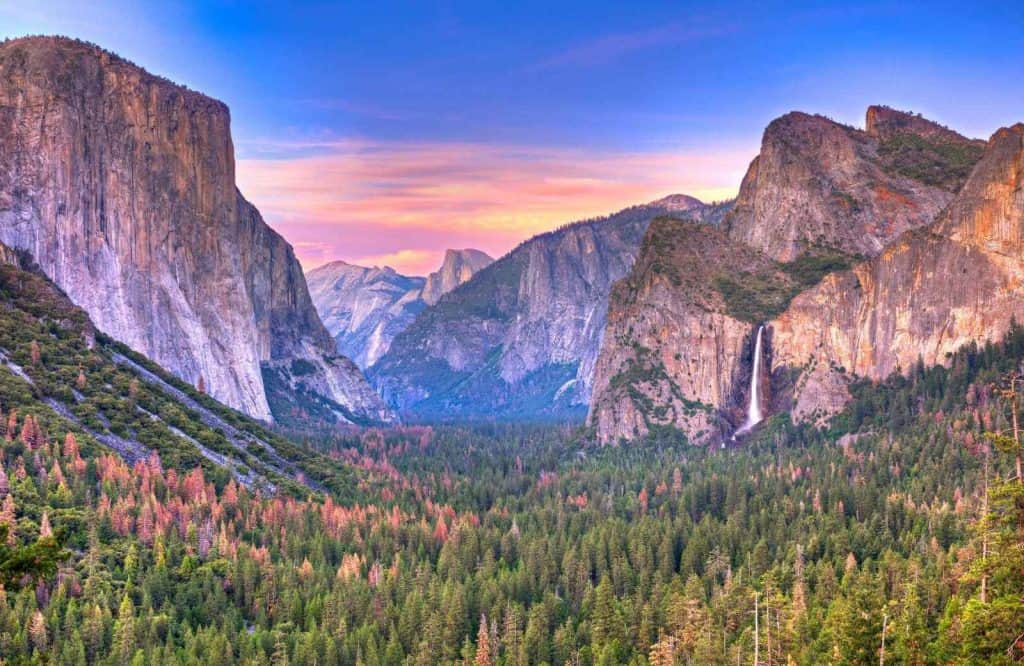 Are you looking for the best getaways on the West Coast? Check out Yosemite!